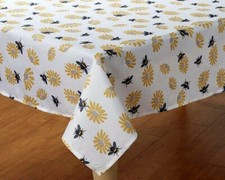 Spring Decor Daisy Floral Tablecloth 60"x84" OVAL Honey Bee Bumble Bee print