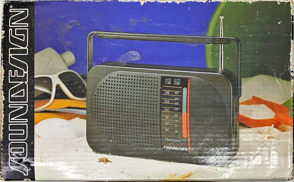 NEW Vintage SOUNDESIGN AM/FM Portable Radio 2204CKB Black NEW in BOX | eBay