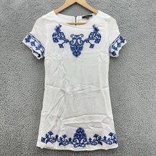 Lulus White Dress Blue Embroidered Floral Design Womens Small Short Sleeve