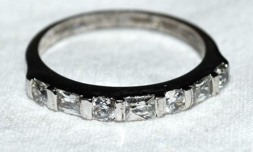 Anillo chapado en plata vintage de 7 diamantes de imitación blancos de corte cuadrado y redondo talla 8,5 - Imagen 2 de 5