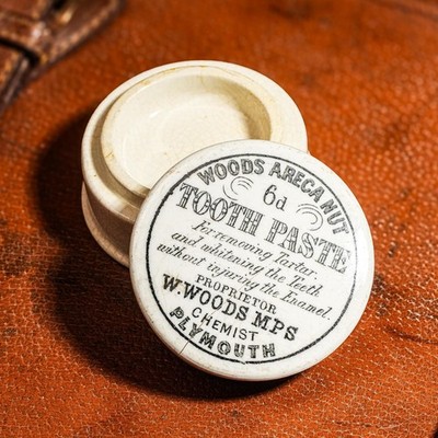 Nice Woods Areca Nut Antique Porcelain Lidded Pot Jar Advertising Toothpaste