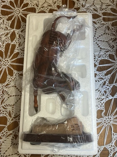 Breyer Little Yellow Jacket Resin Sculpture Limited Edition By Jane Lunger NIB - Picture 2 of 5