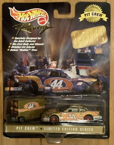 1998 HOT WHEELS RACING NASCAR LIMITED SERIES PIT CREW #44 PETTY ENTERPRISES - Picture 1 of 2