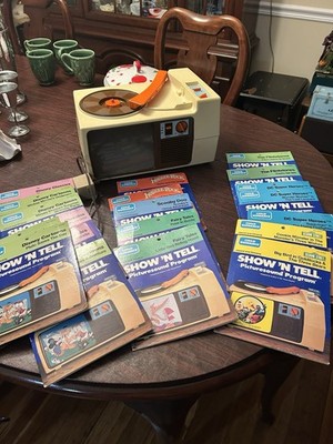 GE SHOW N TELL PHONO VIEWER And 20 Record/ Filmstrips Please Read