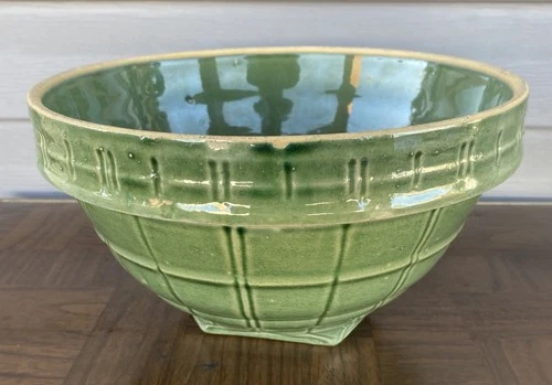 EARLY McCoy POTTERY # 4 - 9 SHIELD GREEN MIXING BOWL