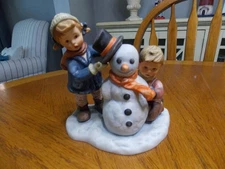 Vintage Berta Hummel Goebel 1999 Crowning Touch Figure BH 82 Figurine