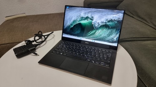DELL XPS 13 - 9360, Intel Core i7-7560U, 2.4GHz, 8GB, 256GB SSD QHD Touch Rosé - Foto 1 di 7
