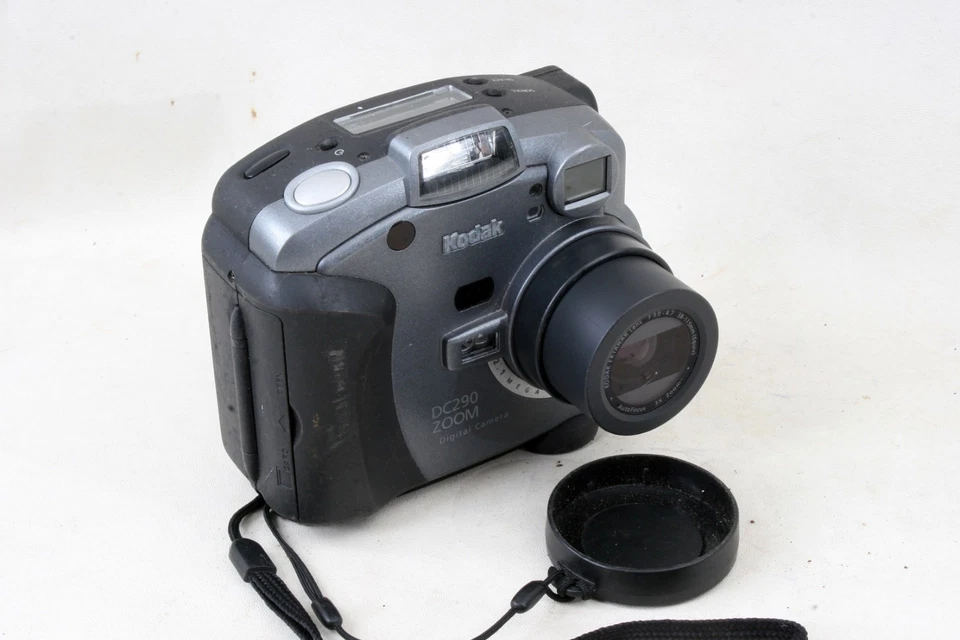 TESTED Kodak DC290 Zoom digital camera 2.1mp - 1999 - Image 4 of 4