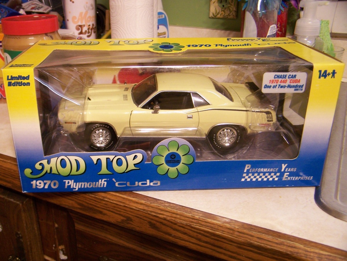 Vintage 1:18 1970 Plymouth CUDA 