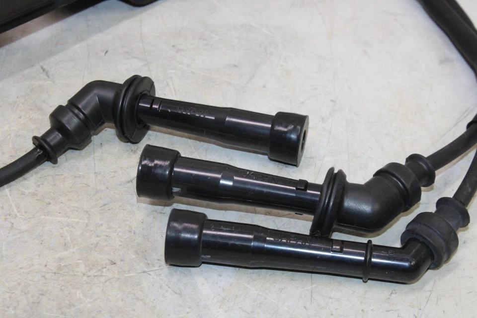 Suzuki SV650 2020 OEM bobinas de encendido bobina tapas de bujía Foto 2 de 4