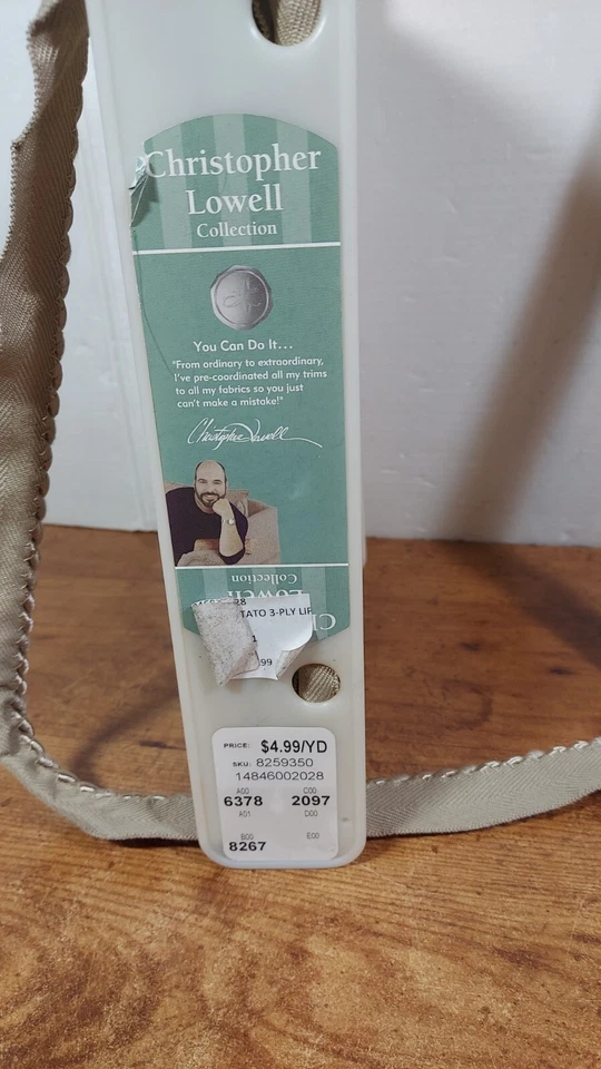 Cordón con brida dorada Wrights 3/8" 3 capas trenzado 11+ yardas Foto 2 de 4