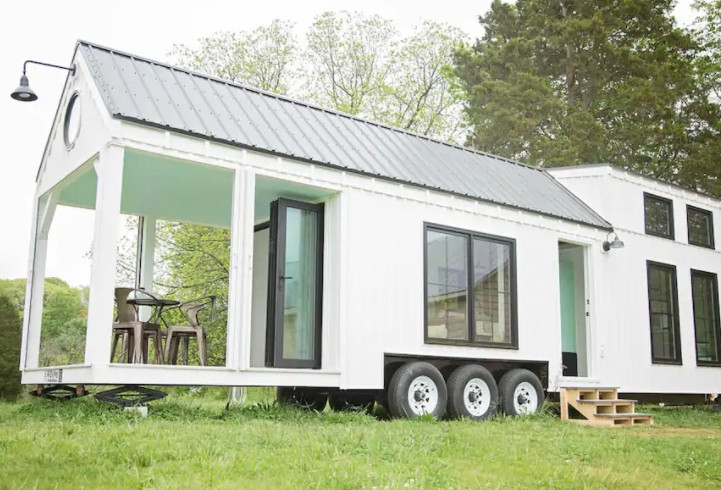 3 Bed/1 Bath 36' Famous Tiny House RV