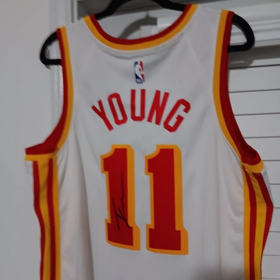 Camiseta deportiva firmada Nike Swingman NBA ATL HAWKS Trae Young TALLA L Foto 3 de 4