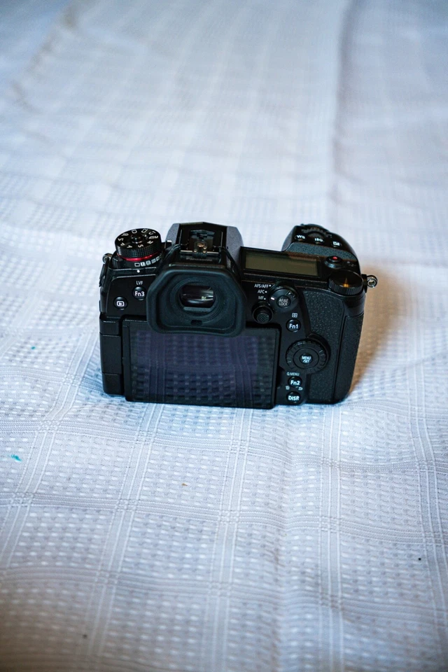 DEFECTIVE Great Condition Panasonic Lumix G9 Mirrorless Camera 3 Batteri G2U - Image 3 of 4