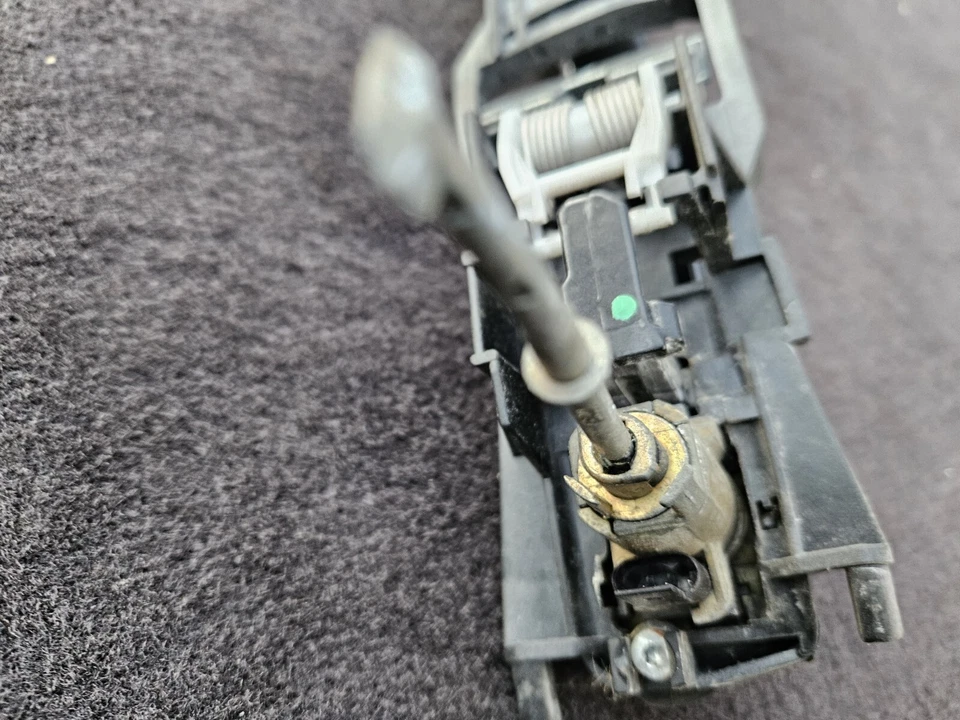 Mercedes-Benz CLS500 C219 2004-2010 ~ MANIJA PUERTA DELANTERA IZQUIERDA ~ A2197600570 Foto 4 de 4