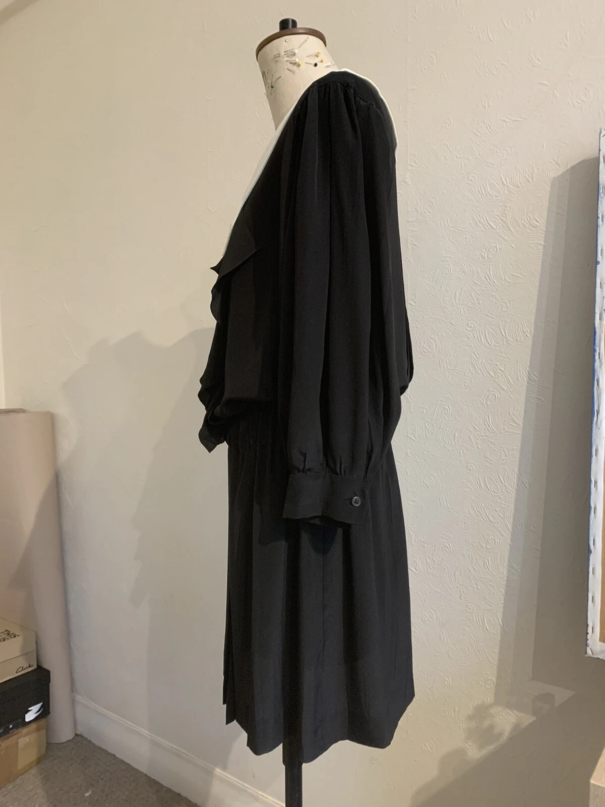 Mini abito plissettato in raso nero Miu Miu