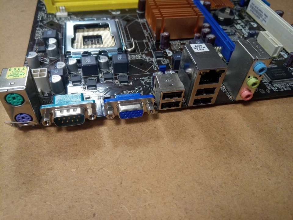 PLACA BASE ASUS P5KPL-AM SE SOCKET 775 MAINBOARD SERIAL PORT - Imagen 3 de 3