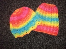 2 x HAND KNITTED - BABY GIRL HATS - 0-3 MONTHS - RAINBOW - NEW