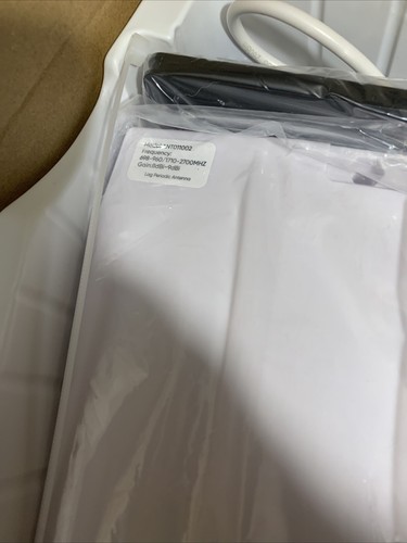 Amazboost Amplificateur de signal de téléphone portable jusqu'à 2 500 pieds carrés, tous les opérateurs américains - Photo 5 sur 6