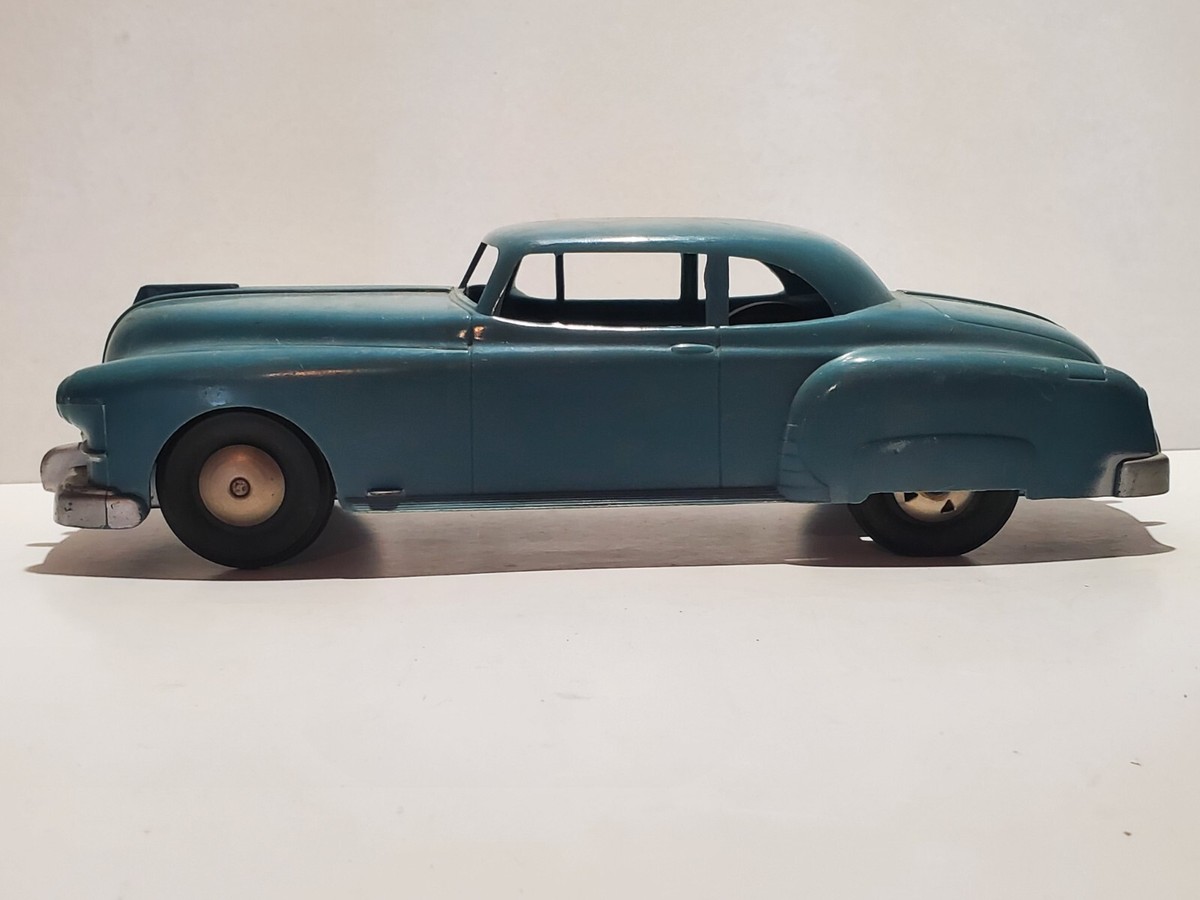 Vintage Marx 1949 1950 Buick Sedan Plastic Tin Friction Car Toy