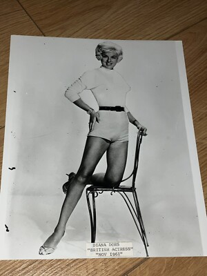 Diana Dors - Very rare original press photograph.