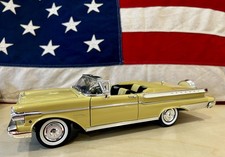 1957 Mercury Turnpike Cruiser Convertible Road Signature 118 Die Cast