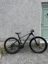 Trek marlin 5 Mountain Bike 29in 17in Frame Front Suspension Disc Brakes