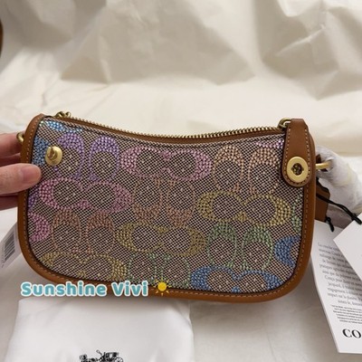 NWT Coach Swinger Bag 20 With Chain In Crystal Signature Jacquard