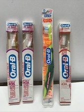 VTG Oral B 40/30 Soft Toothbrush Made in USA 1998 Lot Of 4   