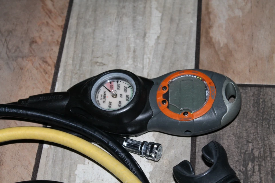 SUUNTO ZOOP sm-36 SCUBA COMPUTER gebraucht MIT AQUA LUNG TITAN REG! ANSEHEN! - Bild 4 von 4