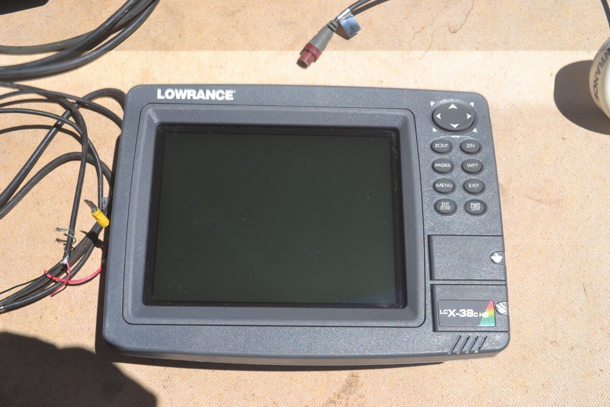 LOWRANCE LCX-38C HD Depth Finder GPS LGC-3000 + DEEP WATER LOWRANCE LCX-38C HD Depth Finder GPS LGC-3000 + DEEP WATER