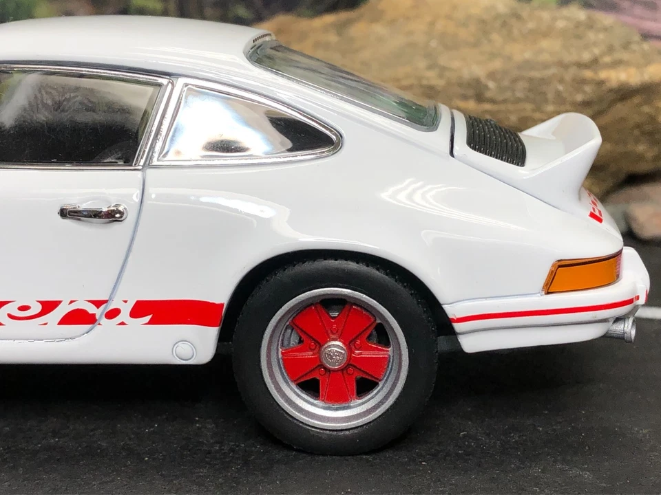 COMO ESTÁ 1:24 Diecast Car Welly BLANCO PORSCHE 911 CARRERA RS 2.7 Nº 24086 sin caja Foto 4 de 4