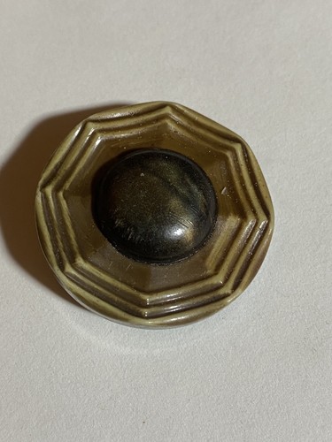Button Plastic Or Celluloid Self Shank Med./Lrg 1 5/8” - Picture 3 of 7