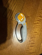 Fiskars 45mm Loop Rotary Cutter Gray Color 