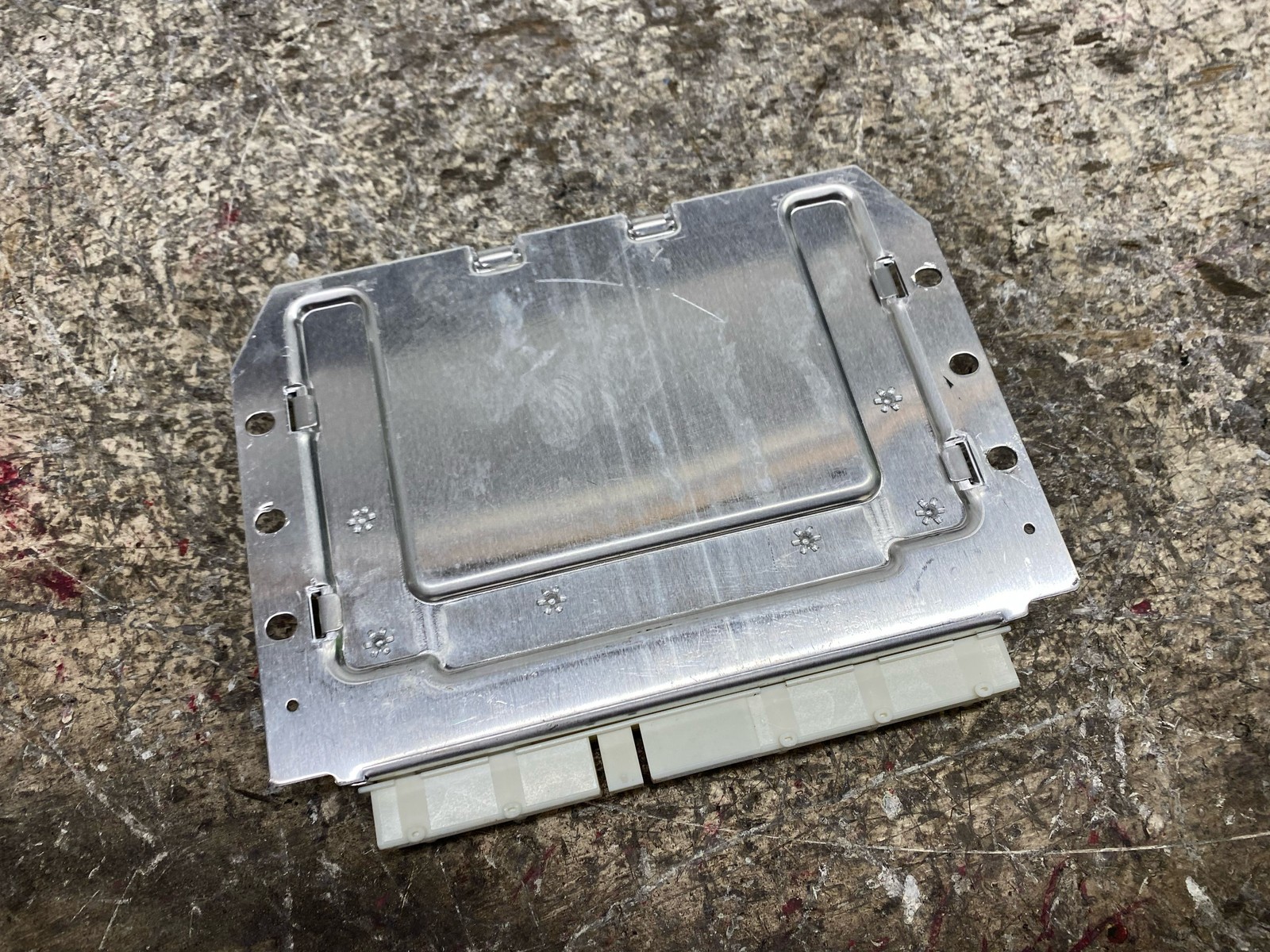 2017-2022 MASERATI LEVANTE TELEMATICS COMUNICATION CONTROL MODULE 06701732090