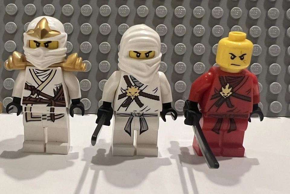 LEGO Authentic Ninjago Minifigures Lot of 6 with Accessories — Great Condition - Image 3 of 4