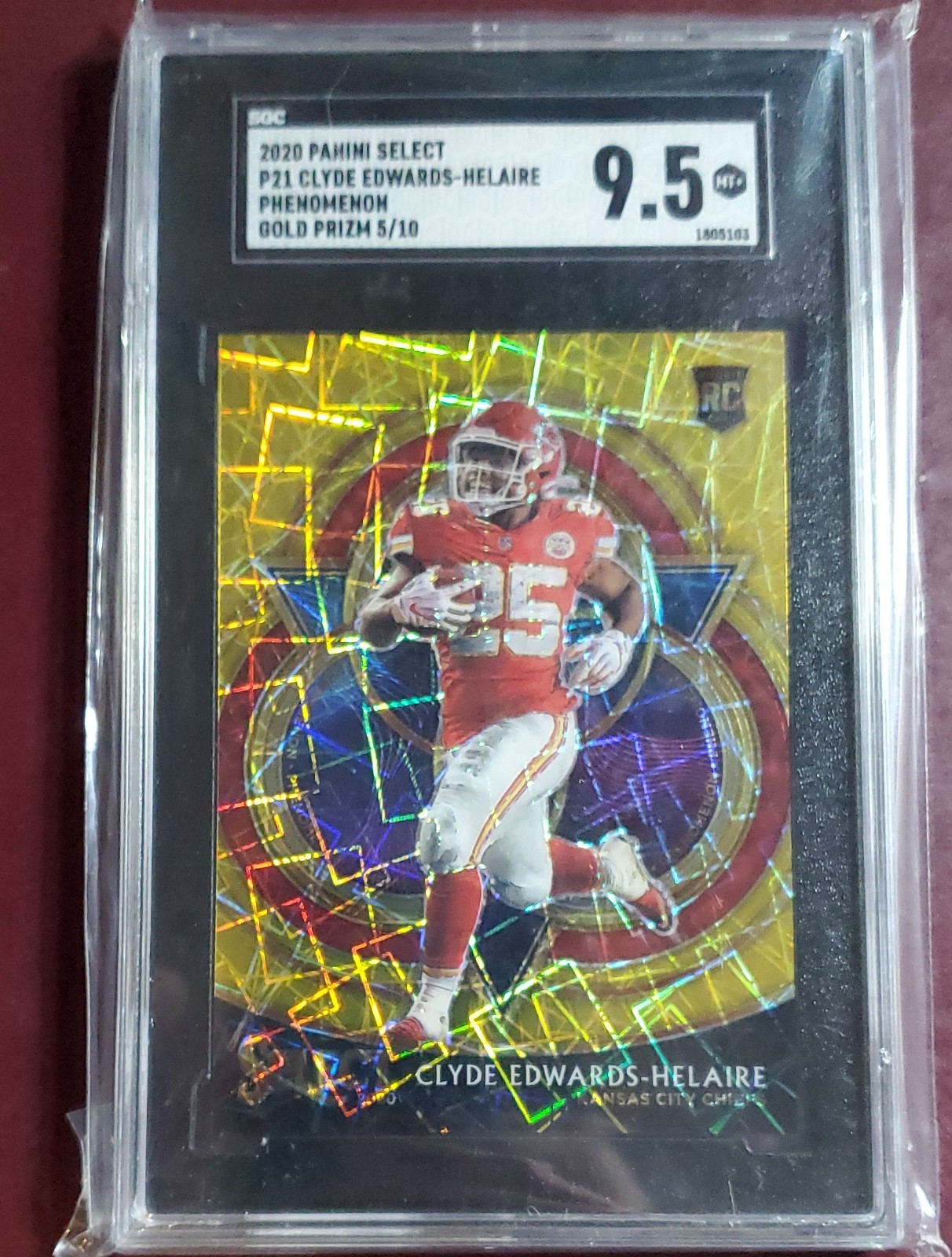 2020 Panini Select - Phenomenon Clyde Edwards-Helaire #P21 Gold Prizm /10 (RC)