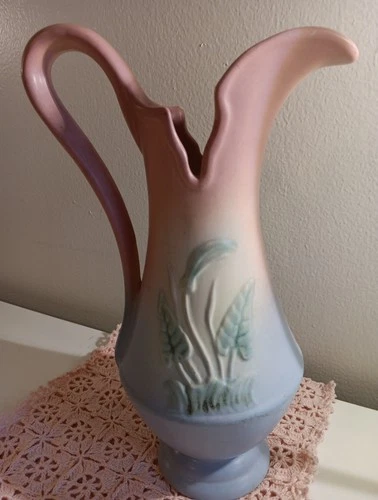 Vtg. 11.50" Cally Lily Hull Pottery Ewer Pitcher # 506 - 10. USA