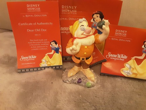 ROYAL DOULTON WALT DISNEY DEAR OLD DOC SW25 CAJA ENANA BLANCA COMO LA NIEVE Y CERTIFICADO - Imagen 2 de 3