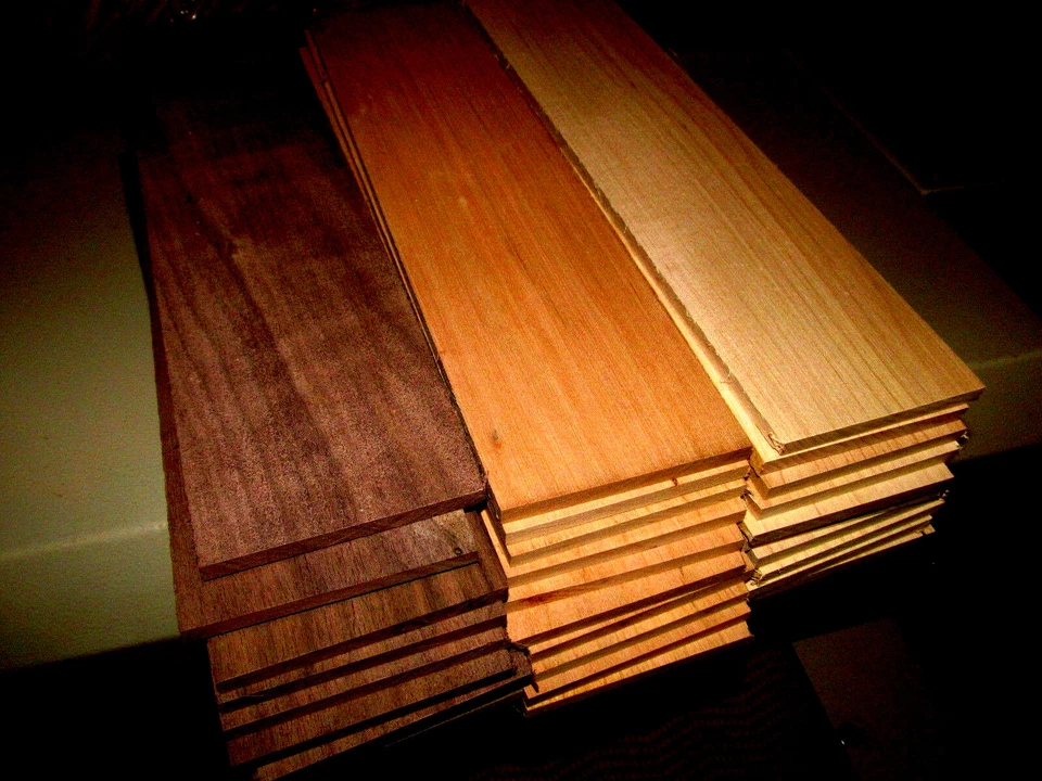 GREEN VALLEY WOOD PRODUCTS 4 EACH THIN KILN DRIED, SANDED MAPLE, WALNUT, CHERRY WOOD LUMBER 12" X 4" X 3/8"
