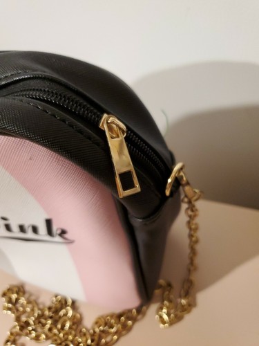 VICTORIA SECRET'S PINK PURSE - Picture 3 of 3