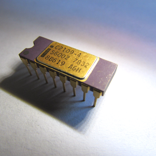 C2109-4 INTEL Dynamic Ram Viola Ceramica 16 Pin Piombo Oro Da Collezione VINTAGE-IC - Foto 4 di 18