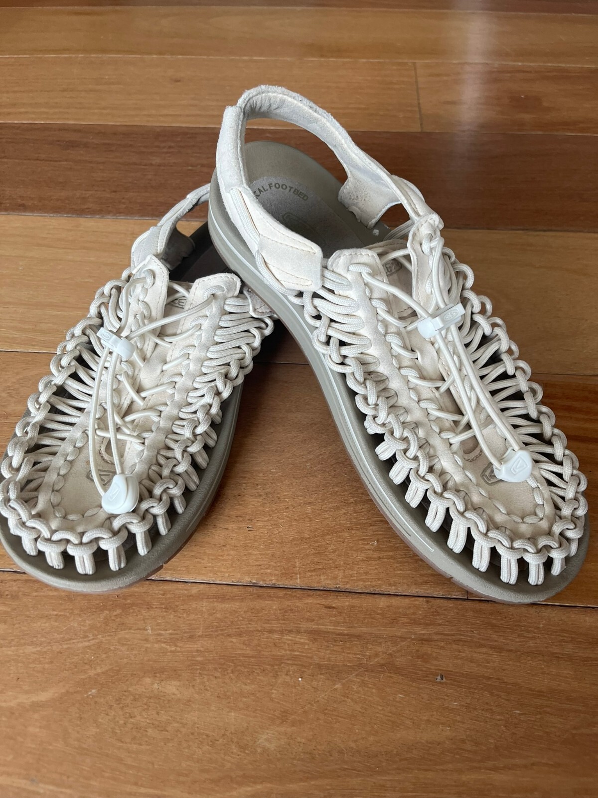 Keen sandali donna UNEEK tessuto bianco scarpe paracord misura 9 5 *LEGGI*