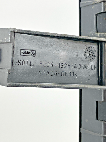 Ford F-150 F-250 F-350 2015-2020 puerta trasera izquierda ventana cristal guía canal OEM - Imagen 4 de 8
