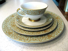 Vintage Tradition Coronation 5 Piece Place Se...