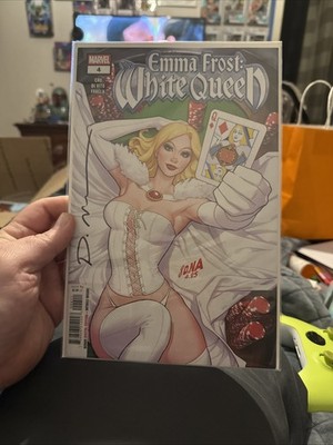 The White Queen #4 EMMA FROST Signed by David Nakayama w/ COA