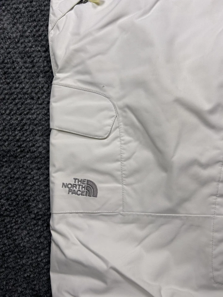 Pantalones The North Face para mujer medianos cortos blancos HyVent esquí snowboard impermeables Foto 2 de 4
