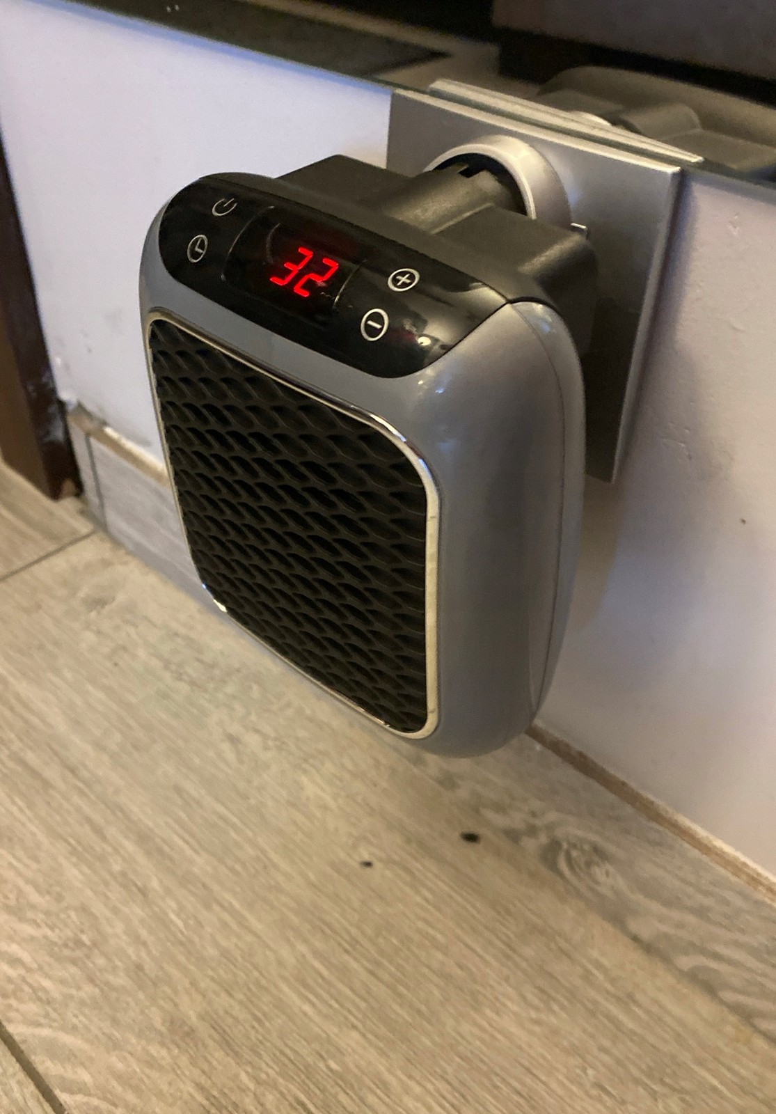 Small Space Heater Plug In- 800w Mini Wall Mount Portable Heaters For Indoor Use