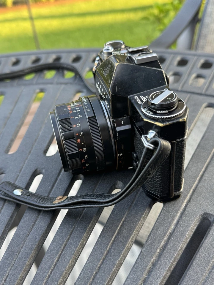 Pentax Spotmatic F Negro con 3 Lentes 50mm 1.8, 35mm 2.8 135mm 2.8 LOTE SELLOS NUEVOS. Foto 2 de 4