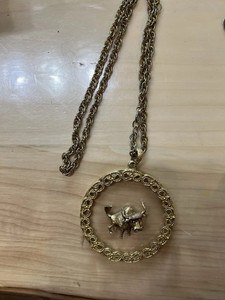 Authentic Huge Vintage 3.5 In Gold Plated Charging Bull Lucite Pendant Statement Necklace